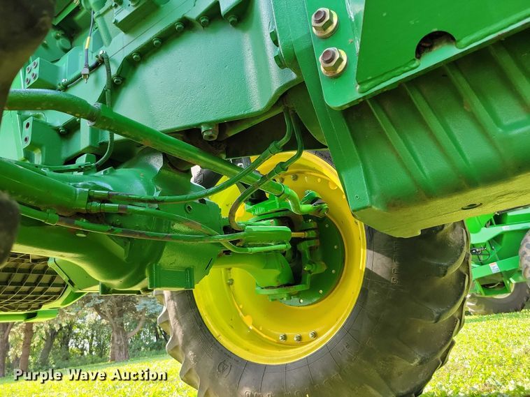 image for item EA2577 2013 John Deere  8260R MFWD tractor