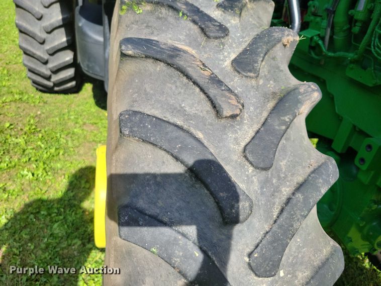 image for item EA2577 2013 John Deere  8260R MFWD tractor