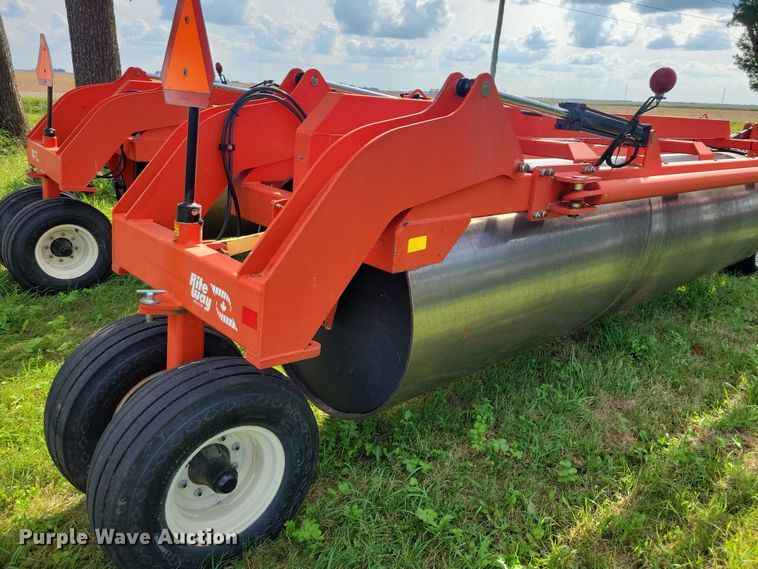 image for item EA2579 2012 Rite Way land roller