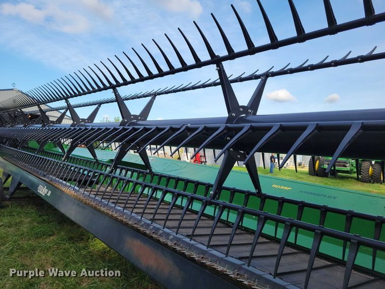 image for item EA2580 2021 John Deere  RD35F flex draper head