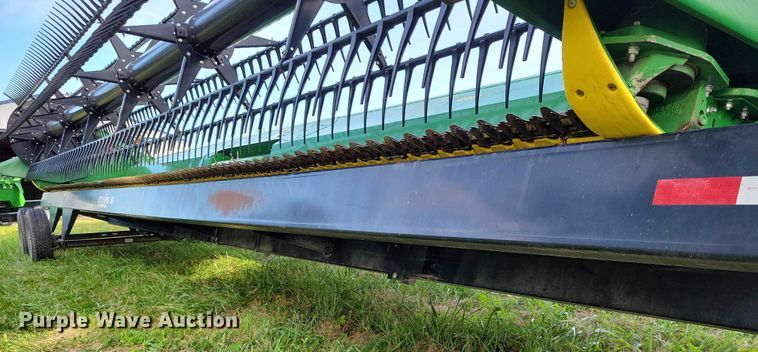 image for item EA2580 2021 John Deere  RD35F flex draper head