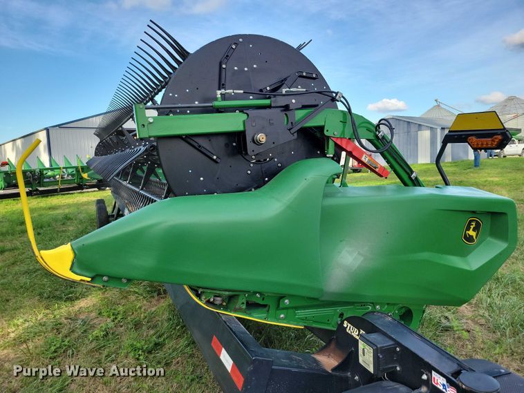 image for item EA2580 2021 John Deere  RD35F flex draper head