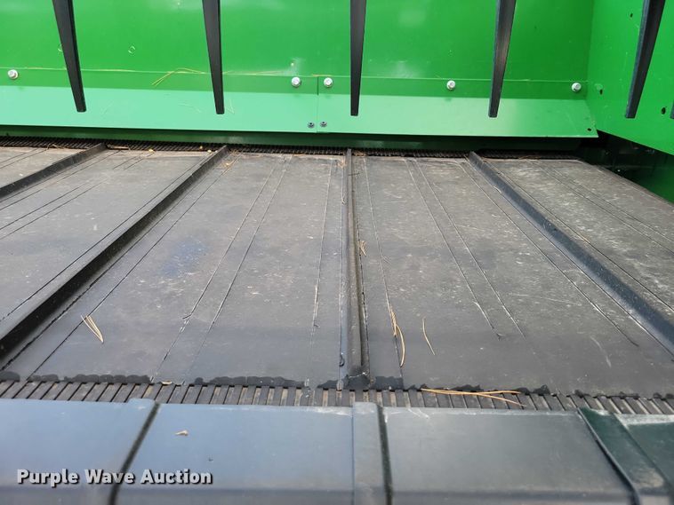 image for item EA2580 2021 John Deere  RD35F flex draper head