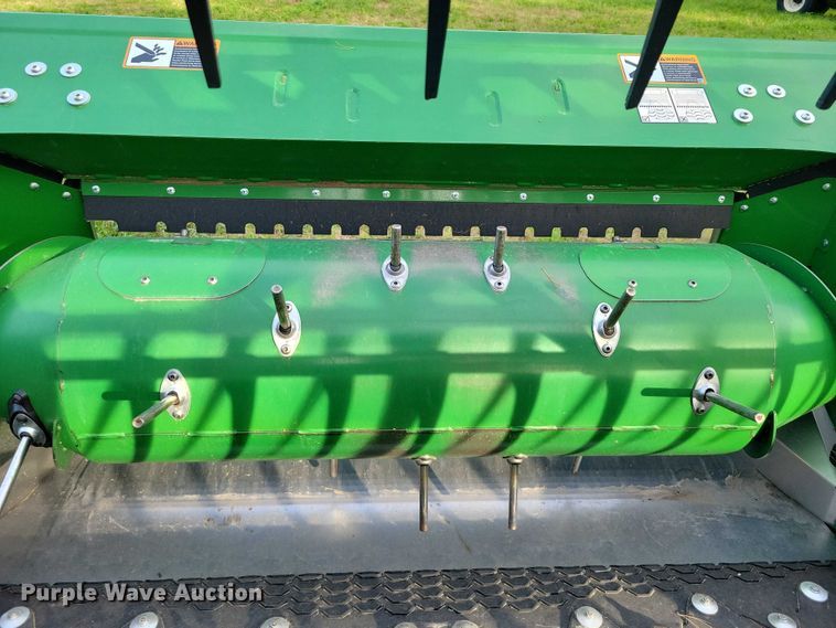 image for item EA2580 2021 John Deere  RD35F flex draper head
