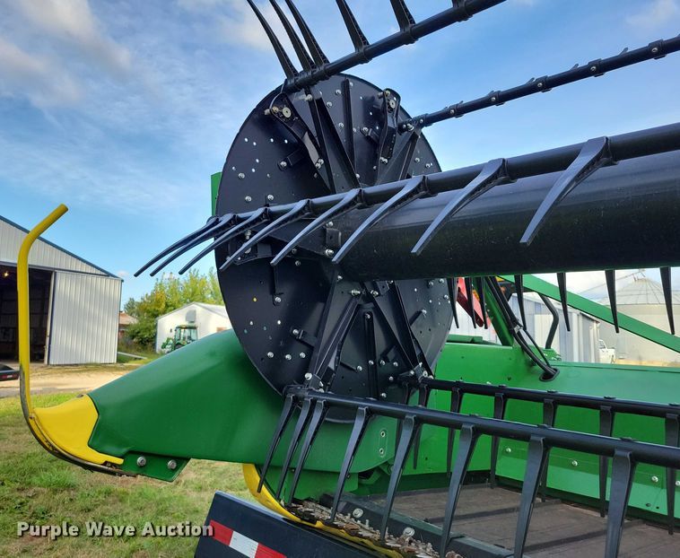 image for item EA2580 2021 John Deere  RD35F flex draper head