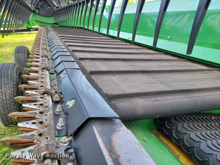 image for item EA2580 2021 John Deere  RD35F flex draper head
