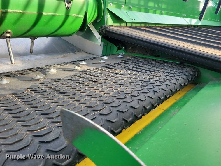 image for item EA2580 2021 John Deere  RD35F flex draper head