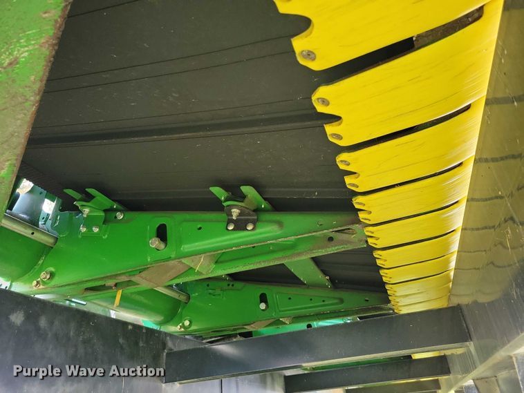 image for item EA2580 2021 John Deere  RD35F flex draper head