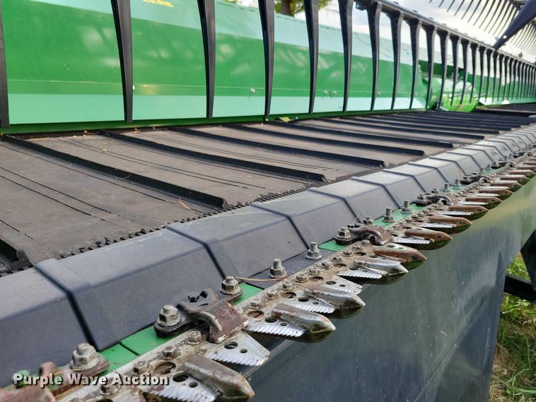image for item EA2580 2021 John Deere  RD35F flex draper head