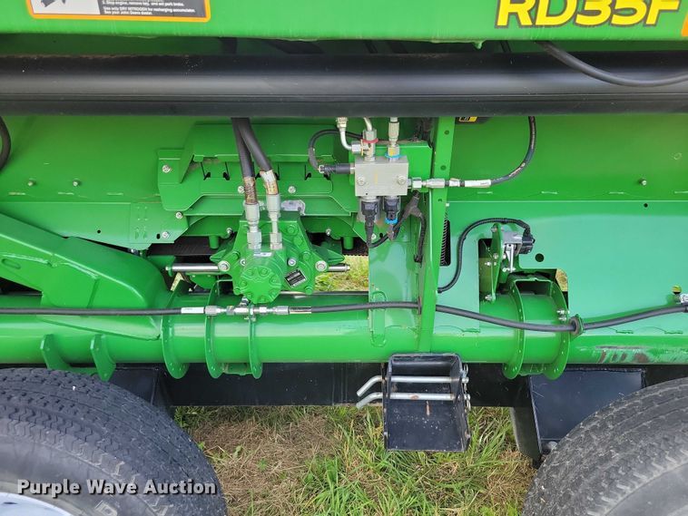 image for item EA2580 2021 John Deere  RD35F flex draper head