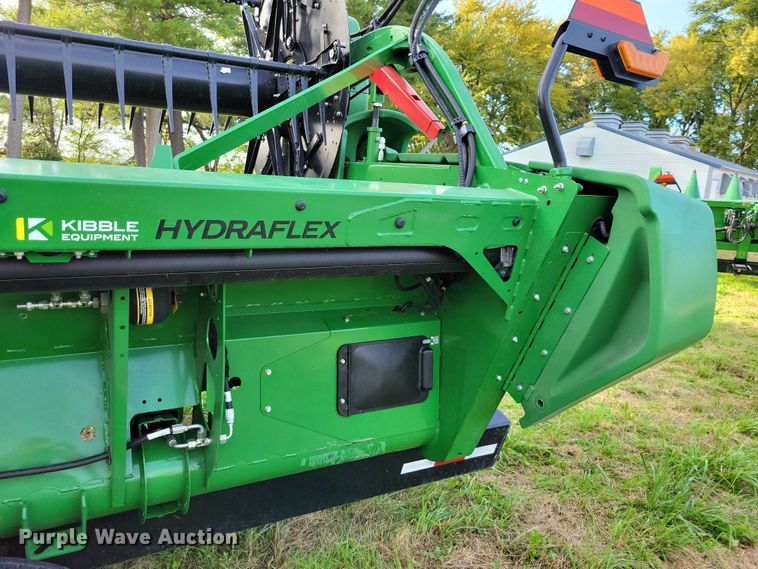 image for item EA2580 2021 John Deere  RD35F flex draper head