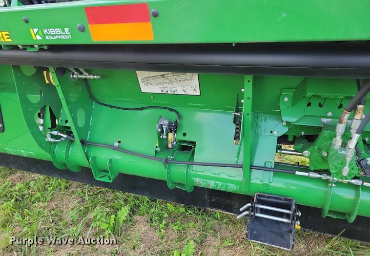 image for item EA2580 2021 John Deere  RD35F flex draper head