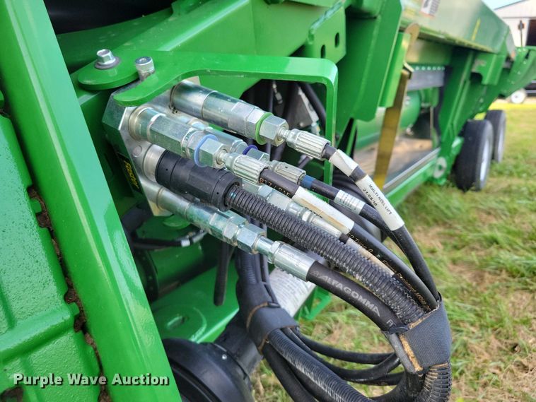 image for item EA2580 2021 John Deere  RD35F flex draper head