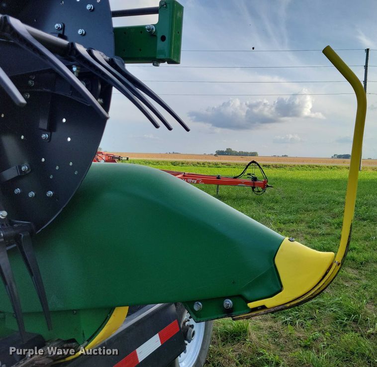 image for item EA2580 2021 John Deere  RD35F flex draper head