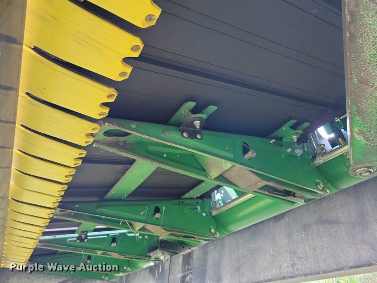 image for item EA2580 2021 John Deere  RD35F flex draper head
