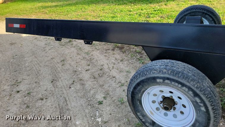 image for item EA2581 2022 John Deere  C8R corn head