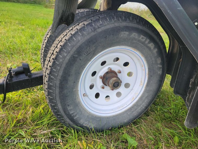 image for item EA2581 2022 John Deere  C8R corn head