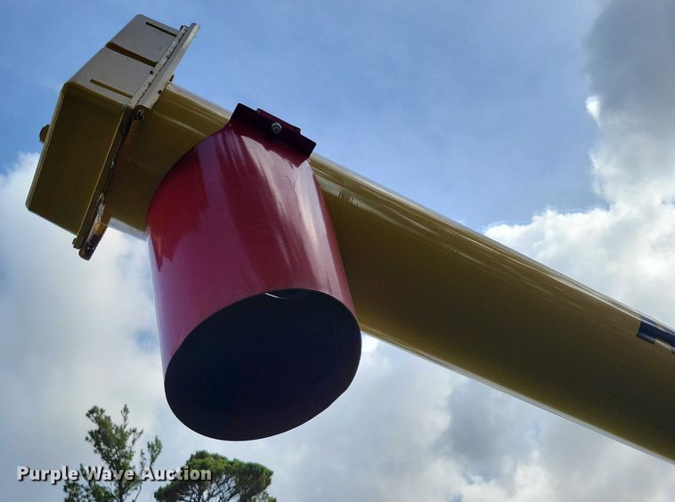 image for item EA2582 2019 Westfield WRX 10-31 auger