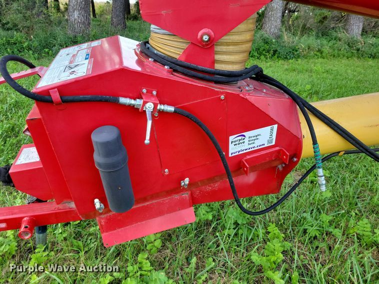 image for item EA2583 2015 Westfield MKX 100-73 auger