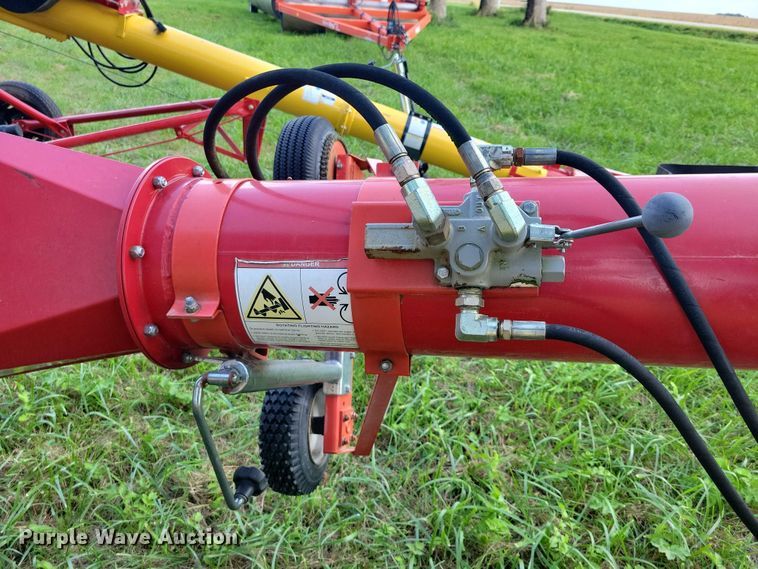 image for item EA2583 2015 Westfield MKX 100-73 auger