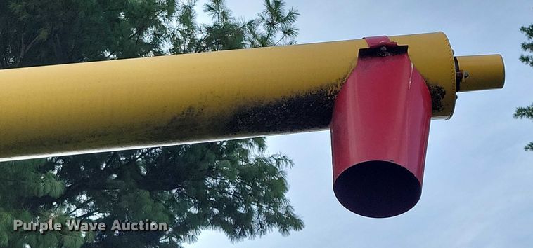 image for item EA2583 2015 Westfield MKX 100-73 auger