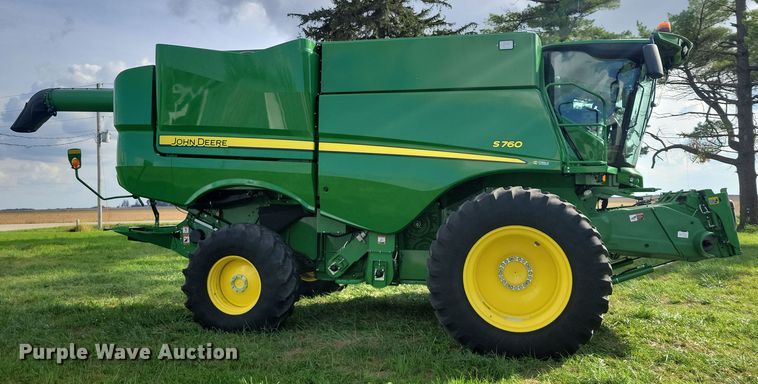 image for item EA2584 2019 John Deere  S760 combine