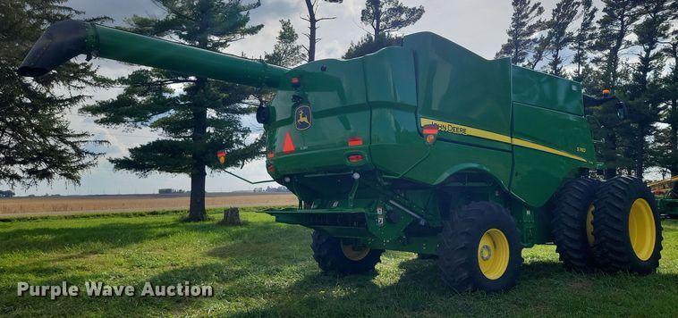 image for item EA2584 2019 John Deere  S760 combine