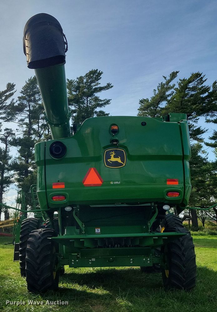 image for item EA2584 2019 John Deere  S760 combine