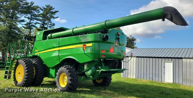 image for item EA2584 2019 John Deere  S760 combine