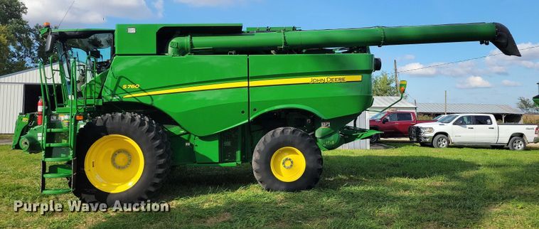 image for item EA2584 2019 John Deere  S760 combine