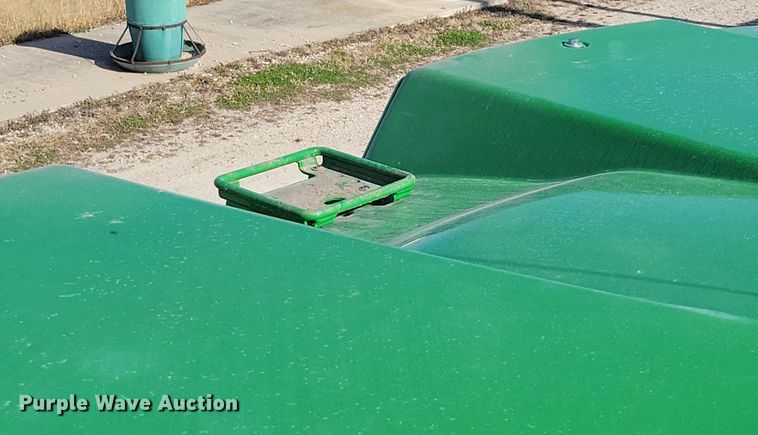image for item EA2584 2019 John Deere  S760 combine