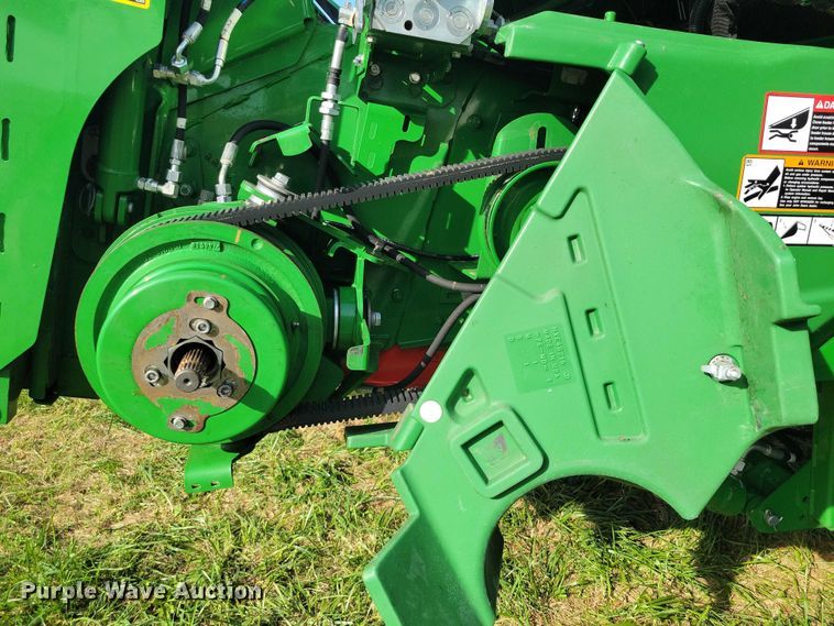 image for item EA2584 2019 John Deere  S760 combine