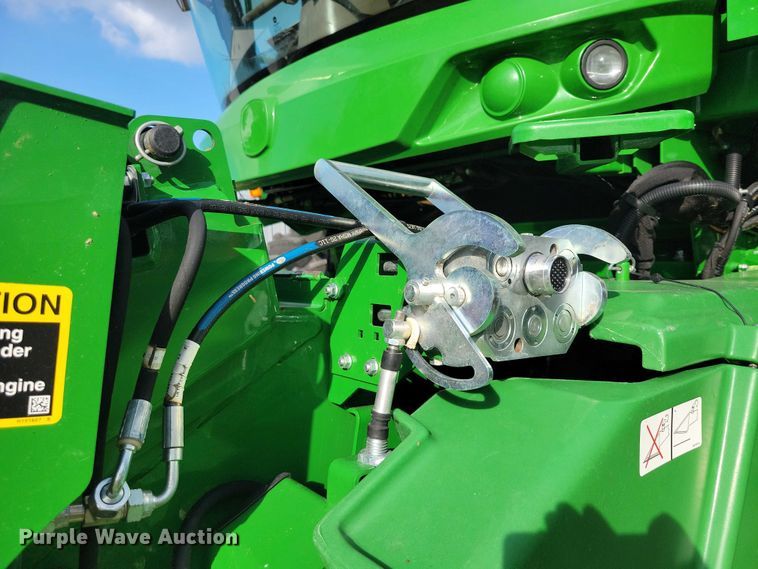 image for item EA2584 2019 John Deere  S760 combine