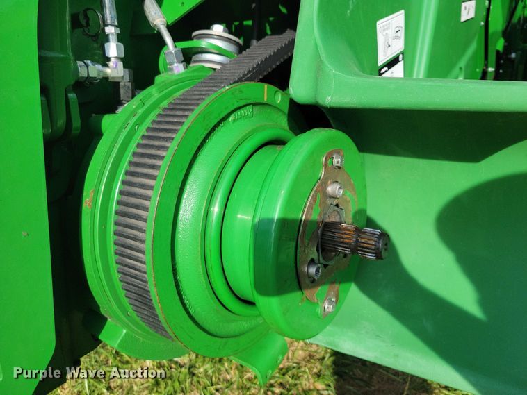 image for item EA2584 2019 John Deere  S760 combine