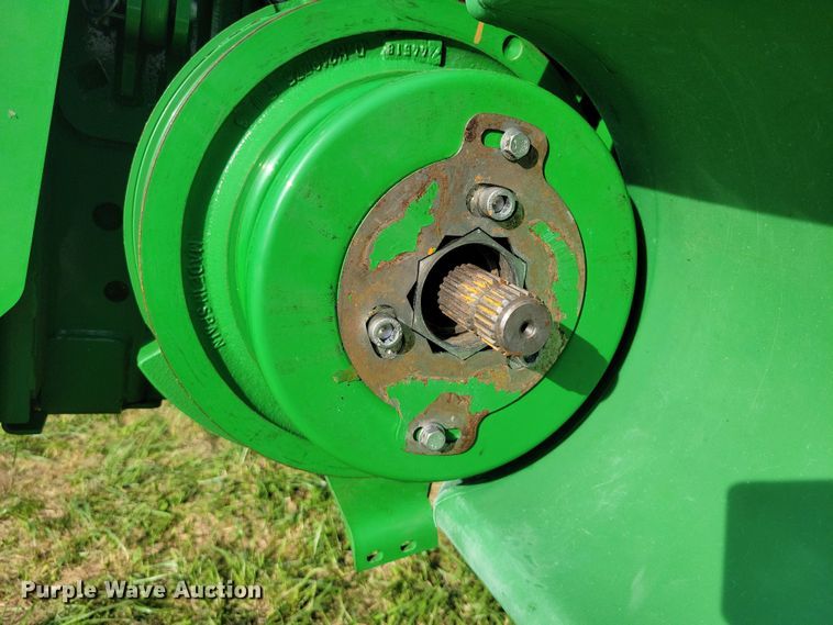 image for item EA2584 2019 John Deere  S760 combine