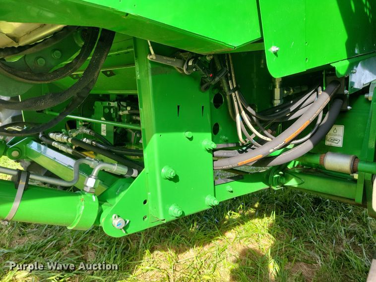 image for item EA2584 2019 John Deere  S760 combine