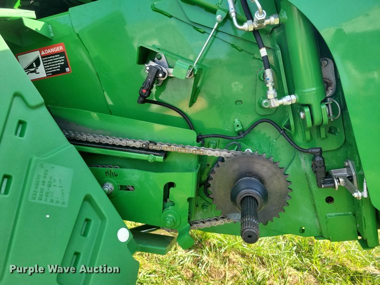 image for item EA2584 2019 John Deere  S760 combine