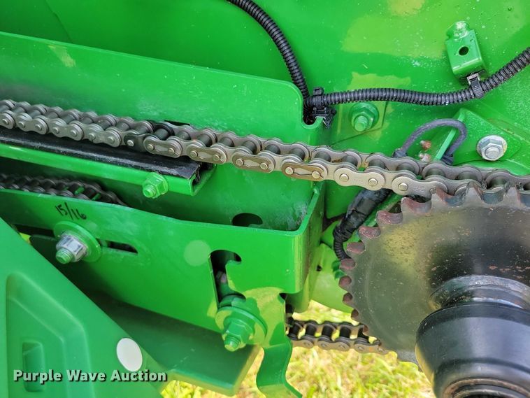 image for item EA2584 2019 John Deere  S760 combine