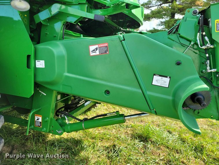image for item EA2584 2019 John Deere  S760 combine