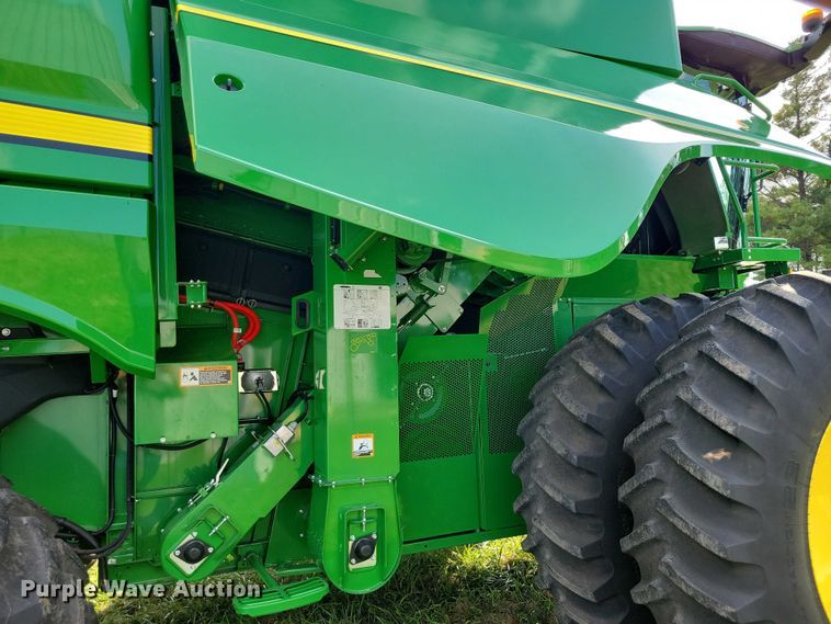 image for item EA2584 2019 John Deere  S760 combine