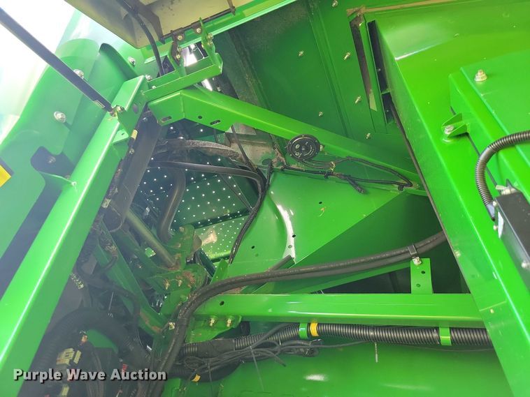 image for item EA2584 2019 John Deere  S760 combine