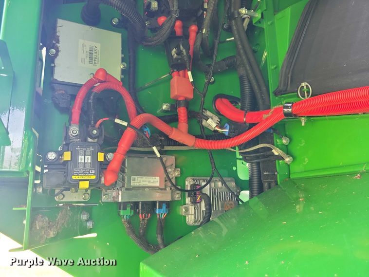 image for item EA2584 2019 John Deere  S760 combine