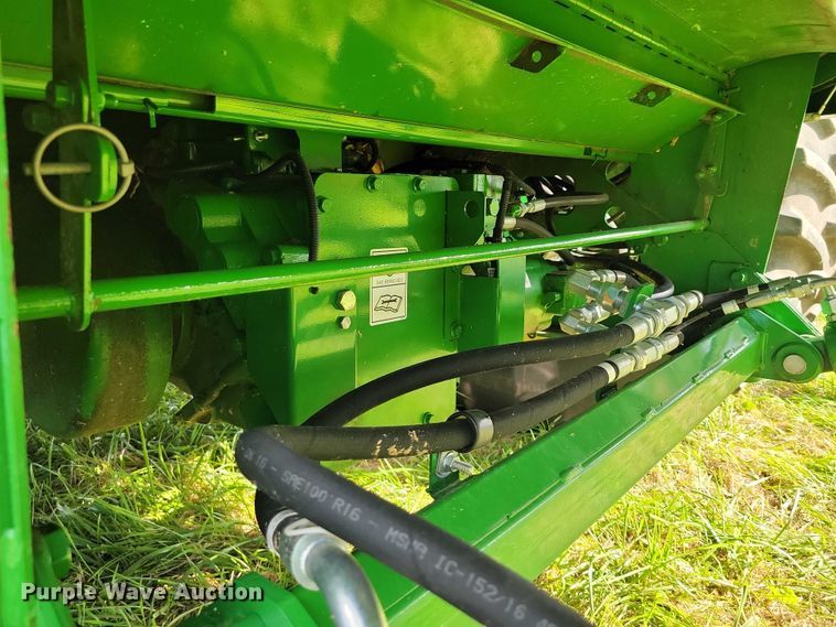 image for item EA2584 2019 John Deere  S760 combine