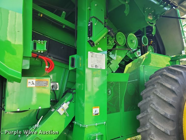 image for item EA2584 2019 John Deere  S760 combine
