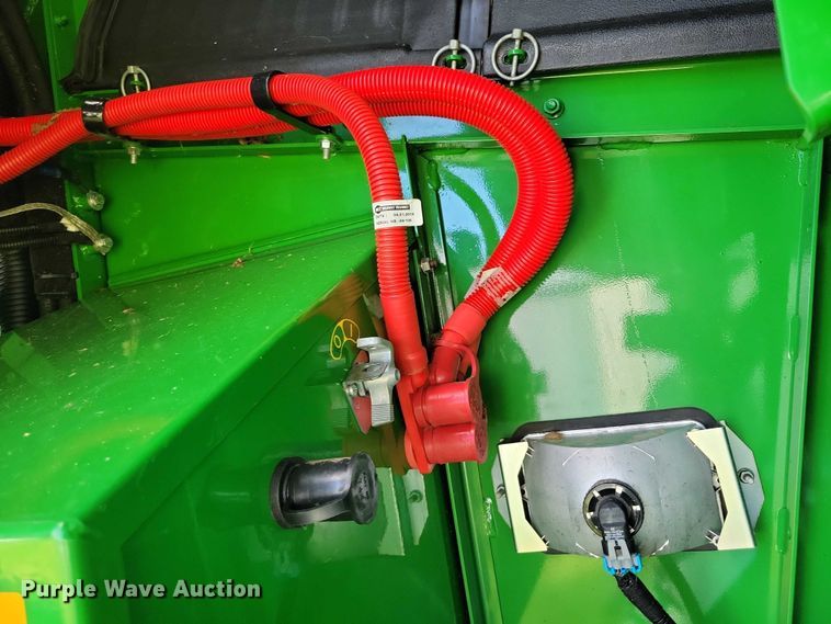 image for item EA2584 2019 John Deere  S760 combine
