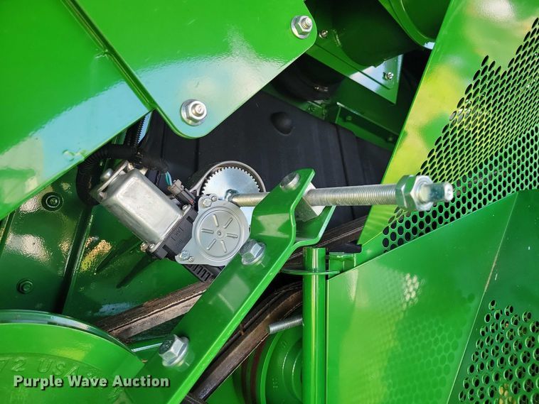 image for item EA2584 2019 John Deere  S760 combine