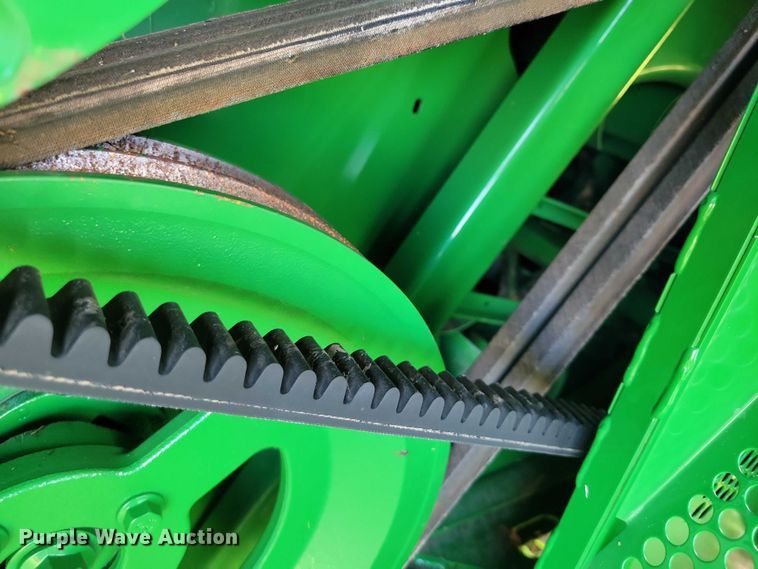 image for item EA2584 2019 John Deere  S760 combine