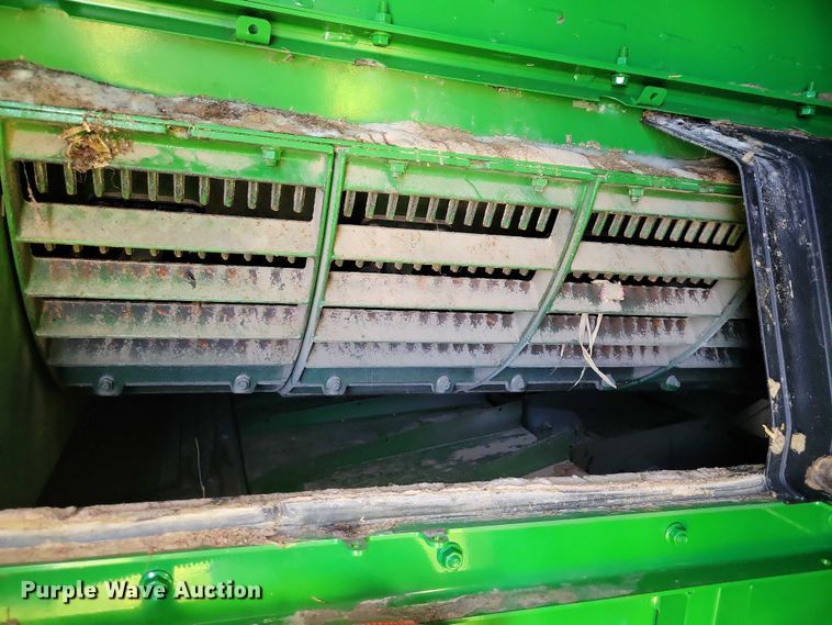 image for item EA2584 2019 John Deere  S760 combine