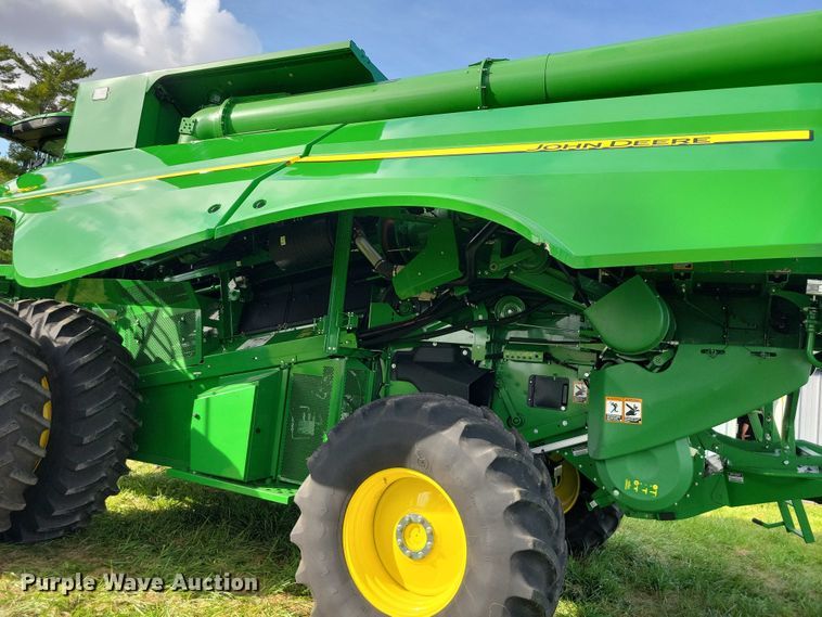 image for item EA2584 2019 John Deere  S760 combine