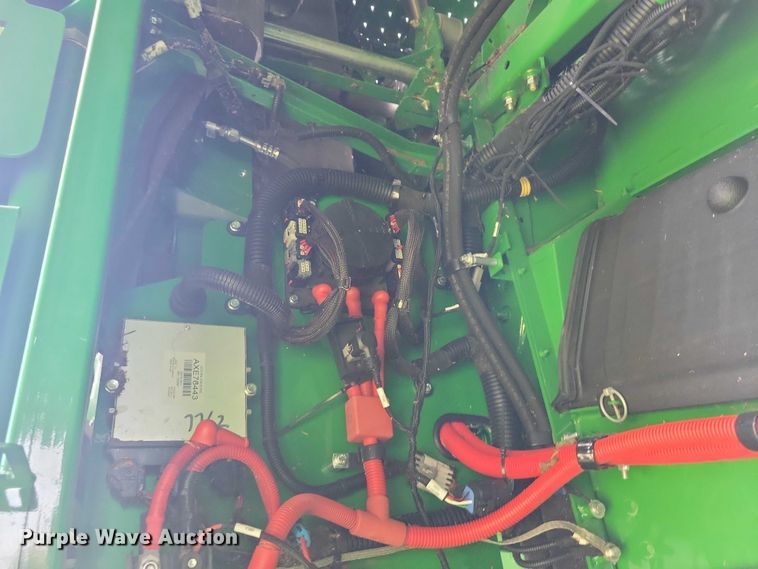 image for item EA2584 2019 John Deere  S760 combine